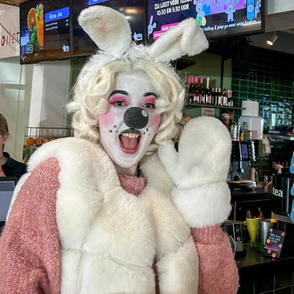 Karlij Konijn aanwezig voor een Voorleesfestijn